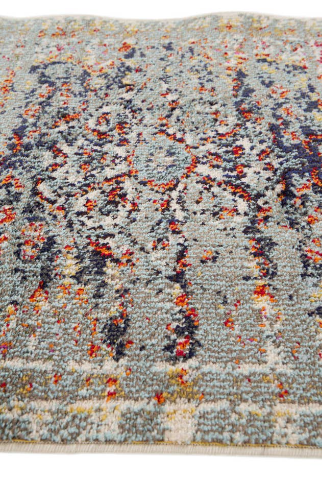 Detail image of 2' 6 x 7' 10 Fleur Runner Rug