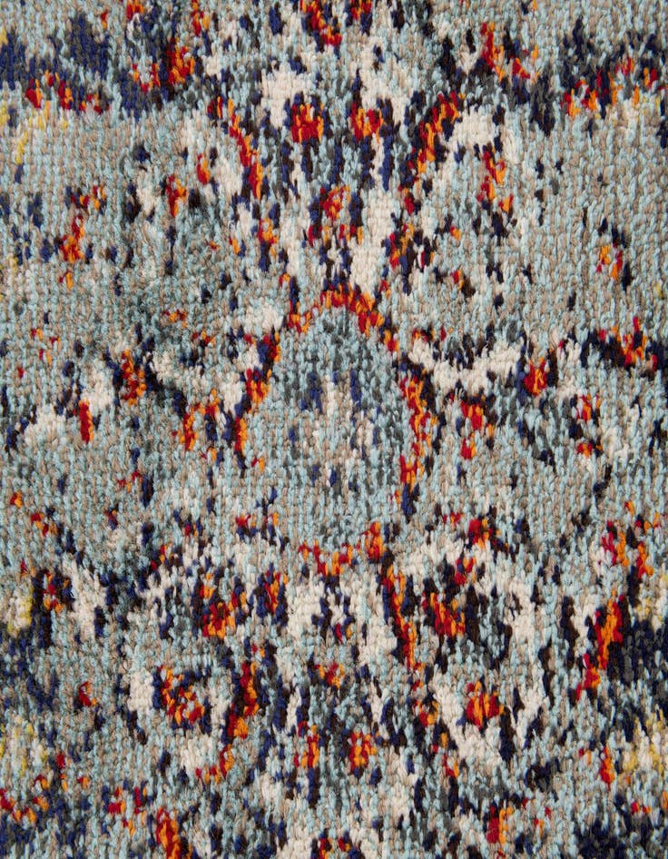 Detail image of 2' 6 x 7' 10 Fleur Runner Rug