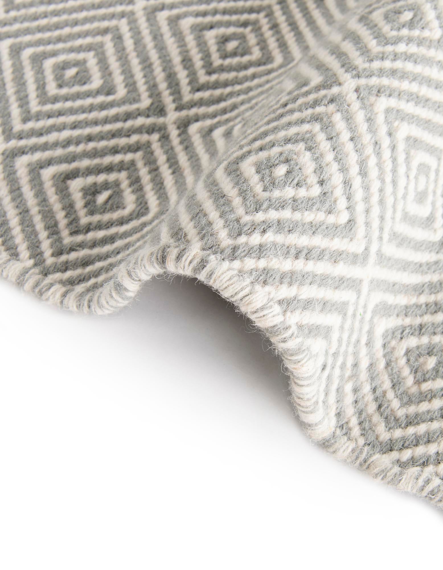 2' 7 x 12' Hand Woven Geo Trellis Flatweave Runner Rug