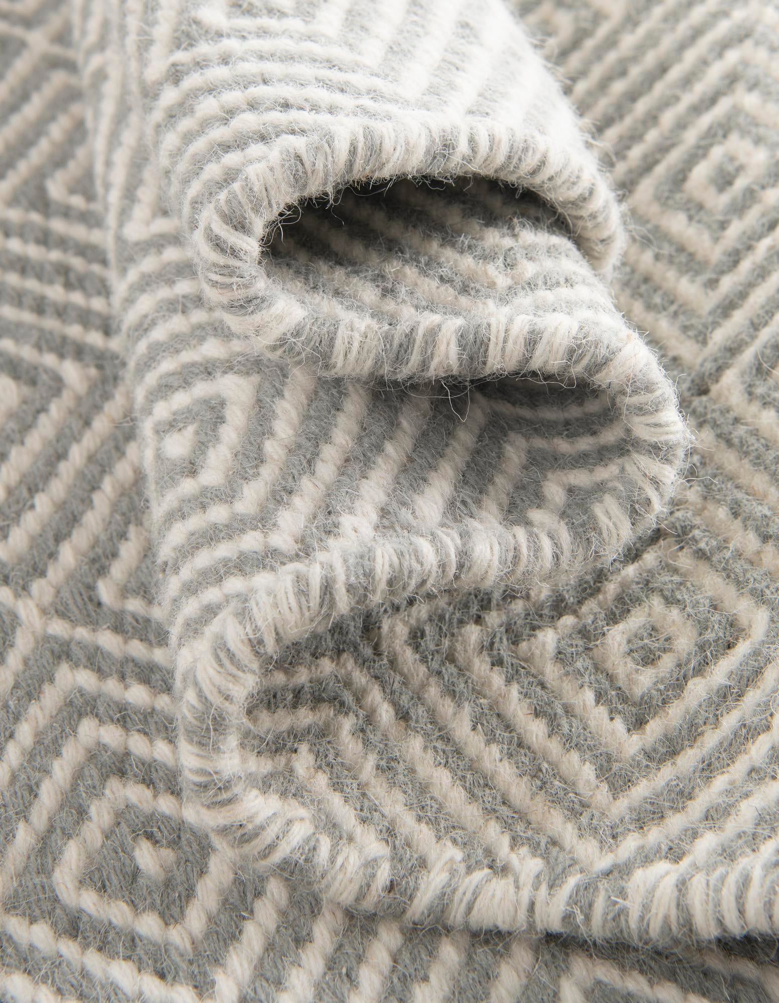 2' 7 x 12' Hand Woven Geo Trellis Flatweave Runner Rug