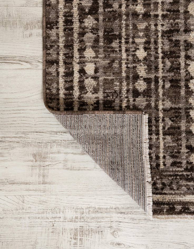 Detail image of 2' x 6' 3 Grand Tradition Runner Rug