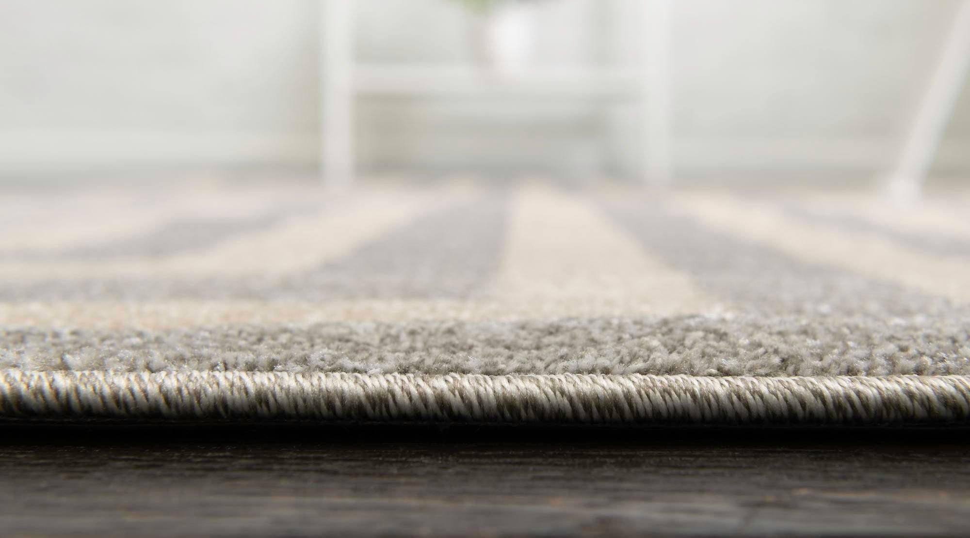 2' 7 x 10' Greek Key Runner Rug