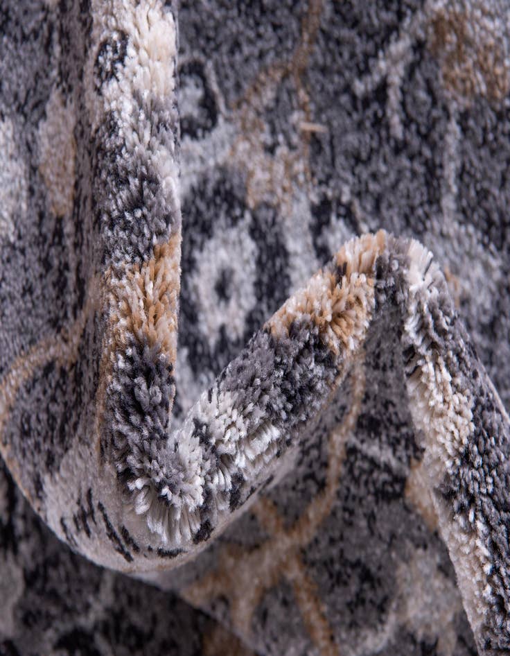 Detail image of 2' 7 x 10' Heritage Runner Rug