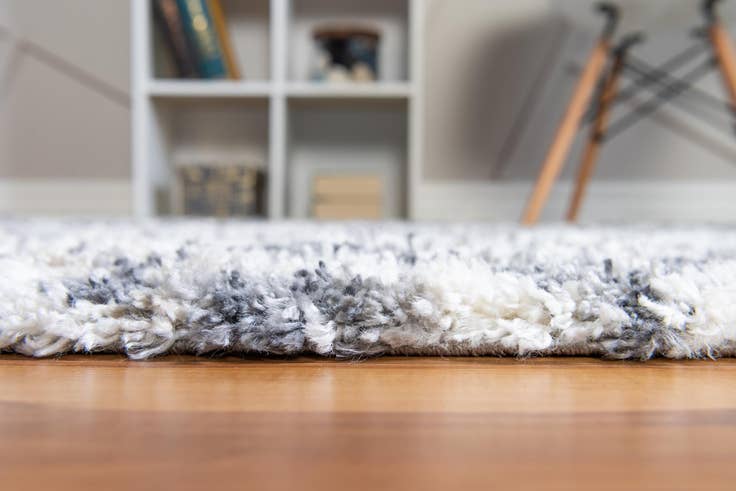 Detail image of 2' 2 x 6' Lagom Shag Runner Rug