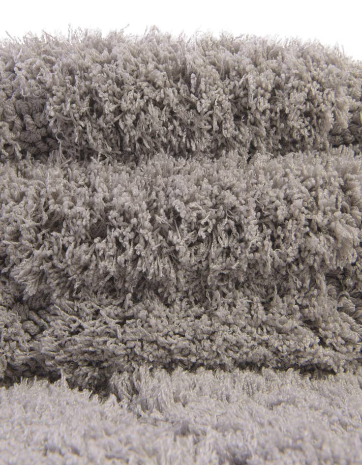 Detail image of 2' 7 x 10' Lattice Shag Runner Rug