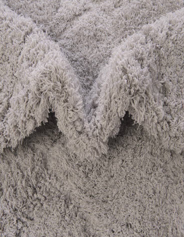 Detail image of 2' 7 x 10' Lattice Shag Runner Rug