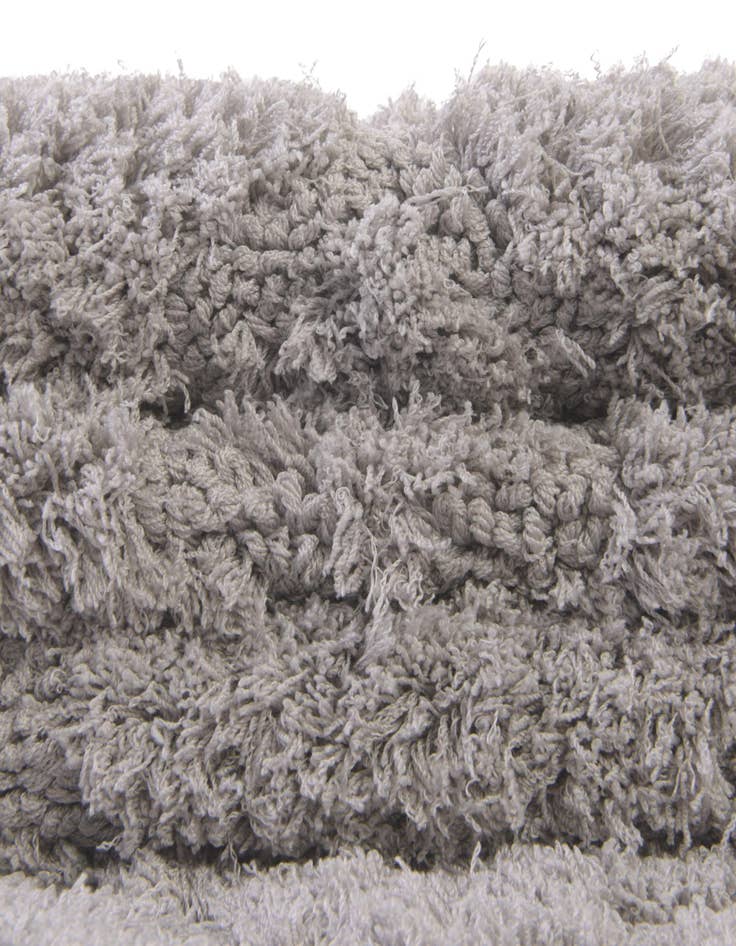 Detail image of 2' 7 x 10' Lattice Shag Runner Rug