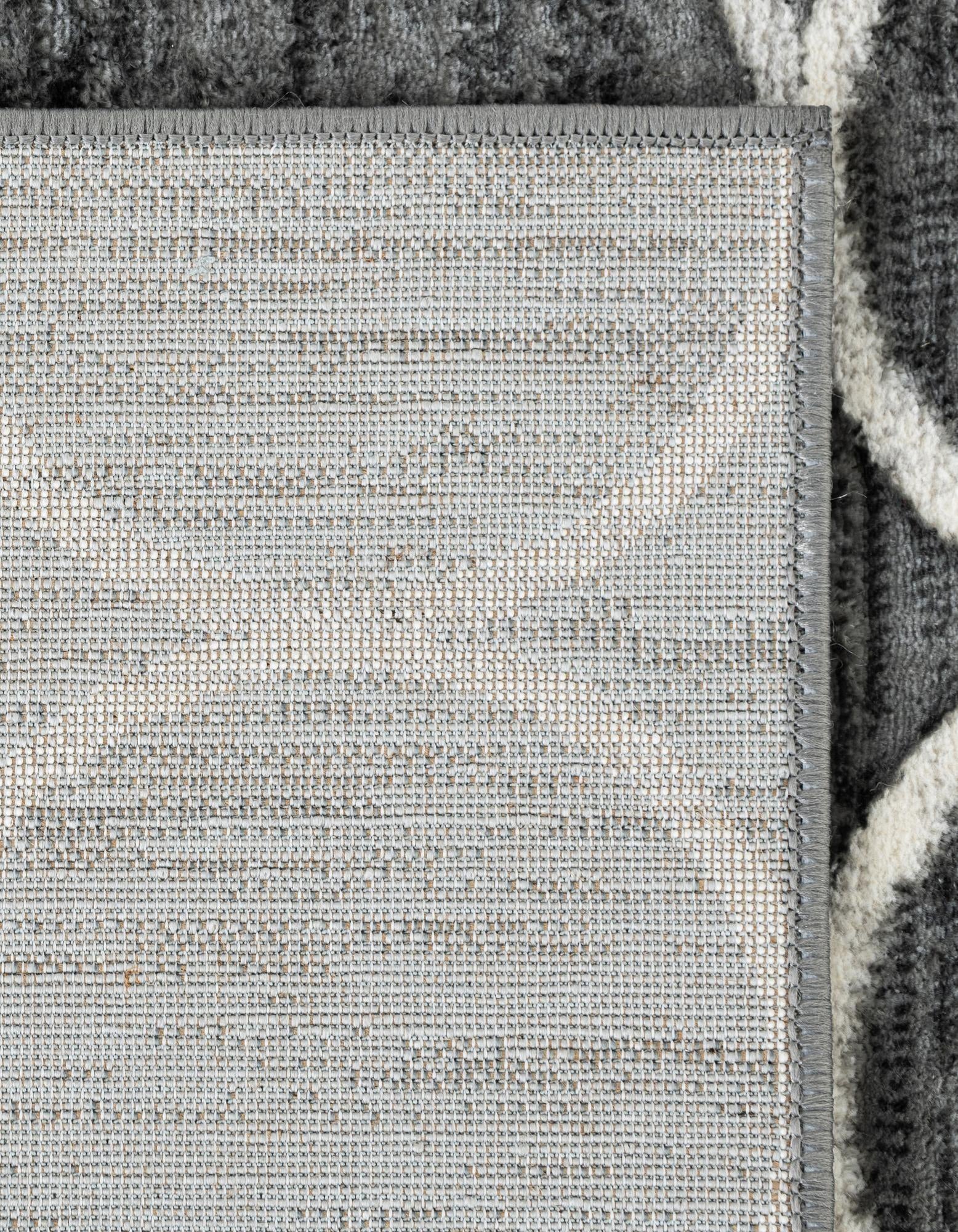 2' 7 x 16' 5 Lattice Trellis Runner Rug