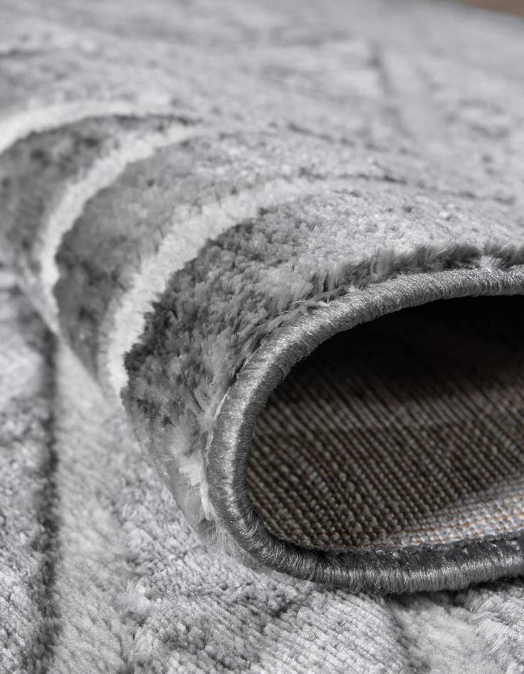 Detail image of 2' x 8' Lattice Trellis Runner Rug