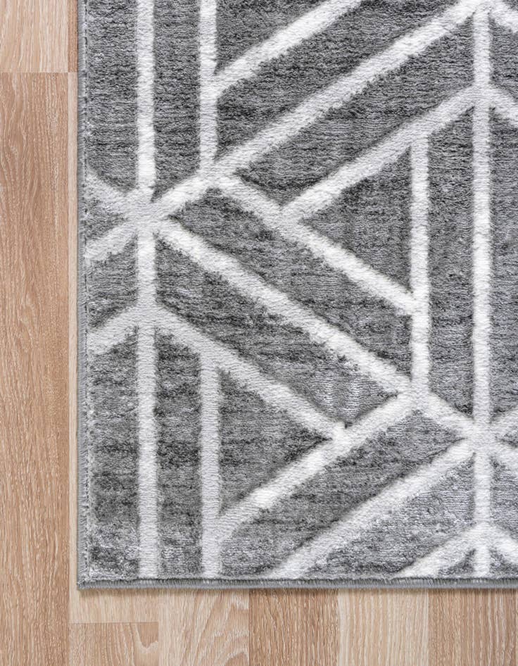 Detail image of 2' x 8' Lattice Trellis Runner Rug