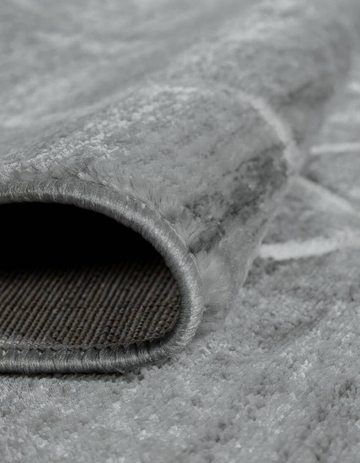 Detail image of 2' 7 x 13' Lattice Trellis Runner Rug