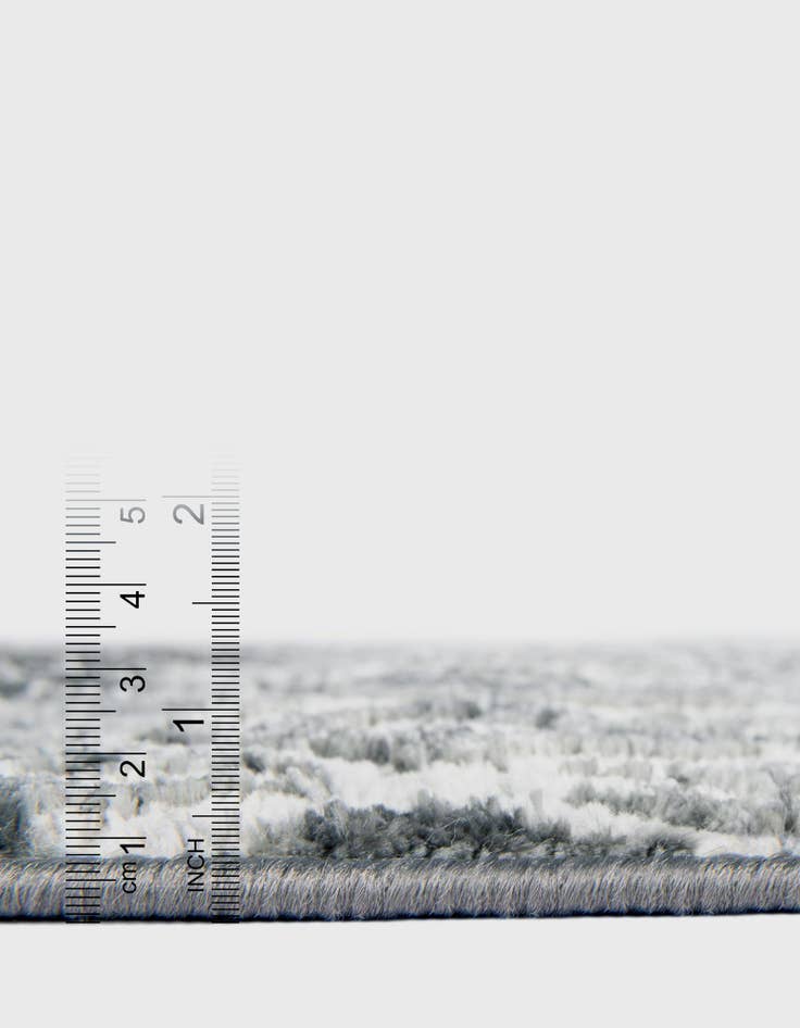 Detail image of 2' 7 x 13' Lattice Trellis Runner Rug