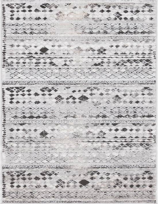 Detail image of 2' 7 x 10' Leipzig Runner Rug
