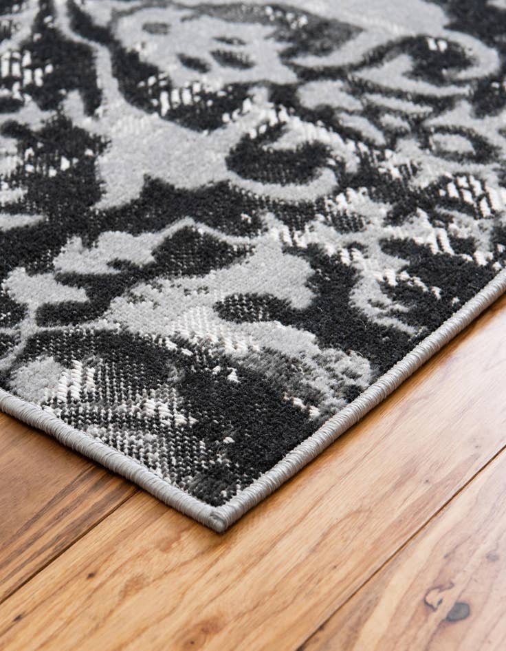 Detail image of 2' 7 x 10' Lucerne Runner Rug