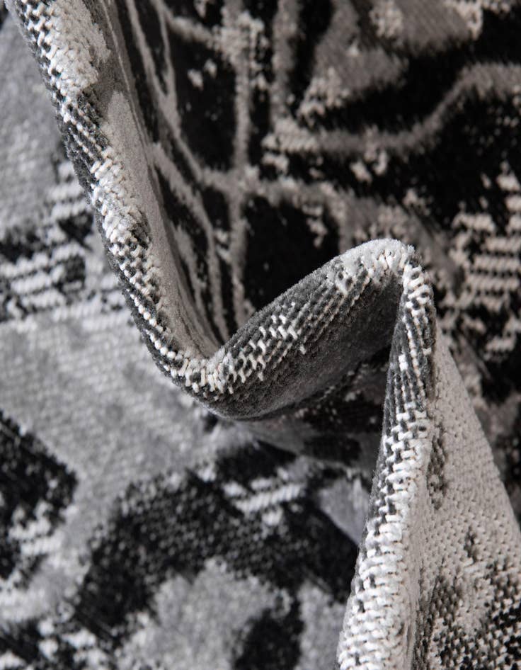 Detail image of 2' 7 x 10' Lucerne Runner Rug