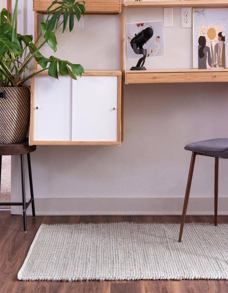 Detail image of 2' 6 x 6'  Hand Woven Metallic Jute Runner Rug