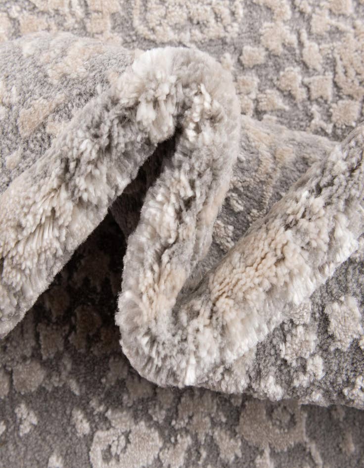 Detail image of 2' 3 x 8' Modern Classical Runner Rug