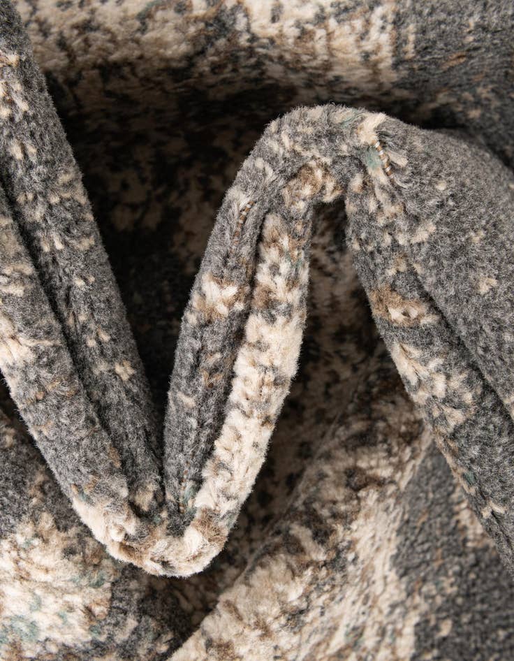 Detail image of 2' x 6' Mojave Runner Rug