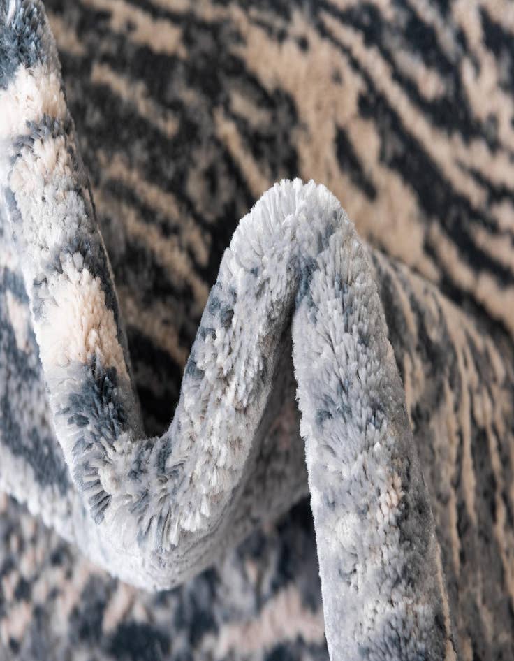 Detail image of 2' x 12' Oasis Runner Rug