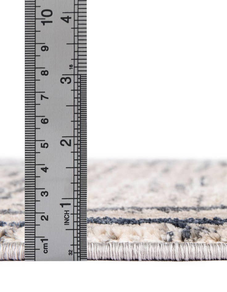 Detail image of 2' x 6' Oasis Runner Rug