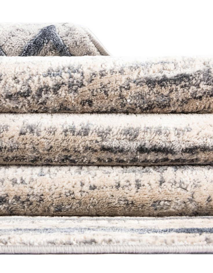 Detail image of 2' x 6' Oasis Runner Rug