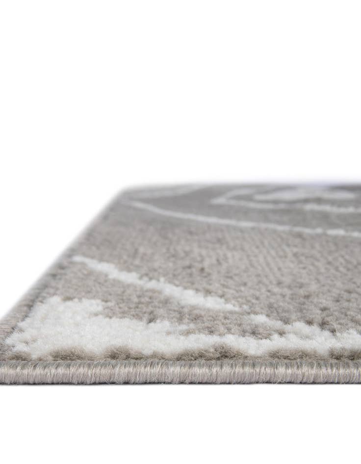 Detail image of 2' x 6' Oslo Runner Rug