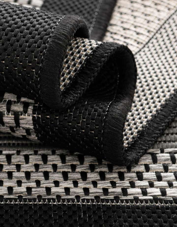 2' 7 x 10' Easy-Clean Border Indoor / Outdoor Runner Rug