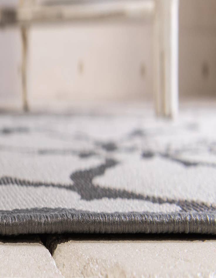 Detail image of 2' 2 x 6'  Washable Botanical Indoor / Outdoor Runner Rug