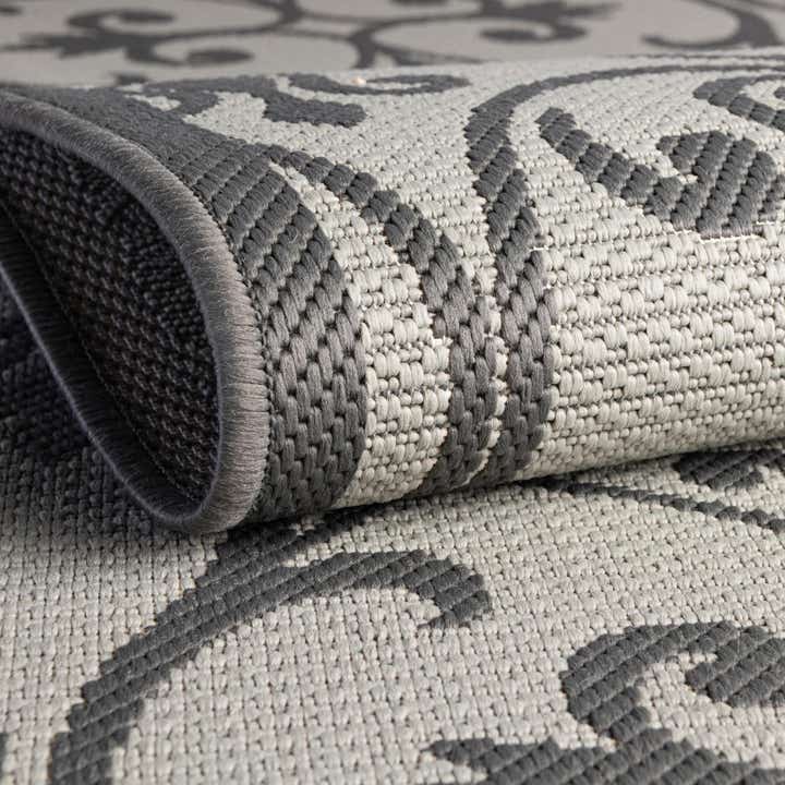 2' 2 x 6' Easy-Clean Botanical Indoor / Outdoor Runner Rug