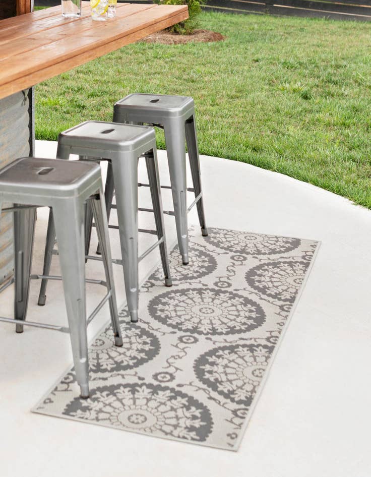 Detail image of 2' 2 x 6'  Washable Botanical Indoor / Outdoor Runner Rug