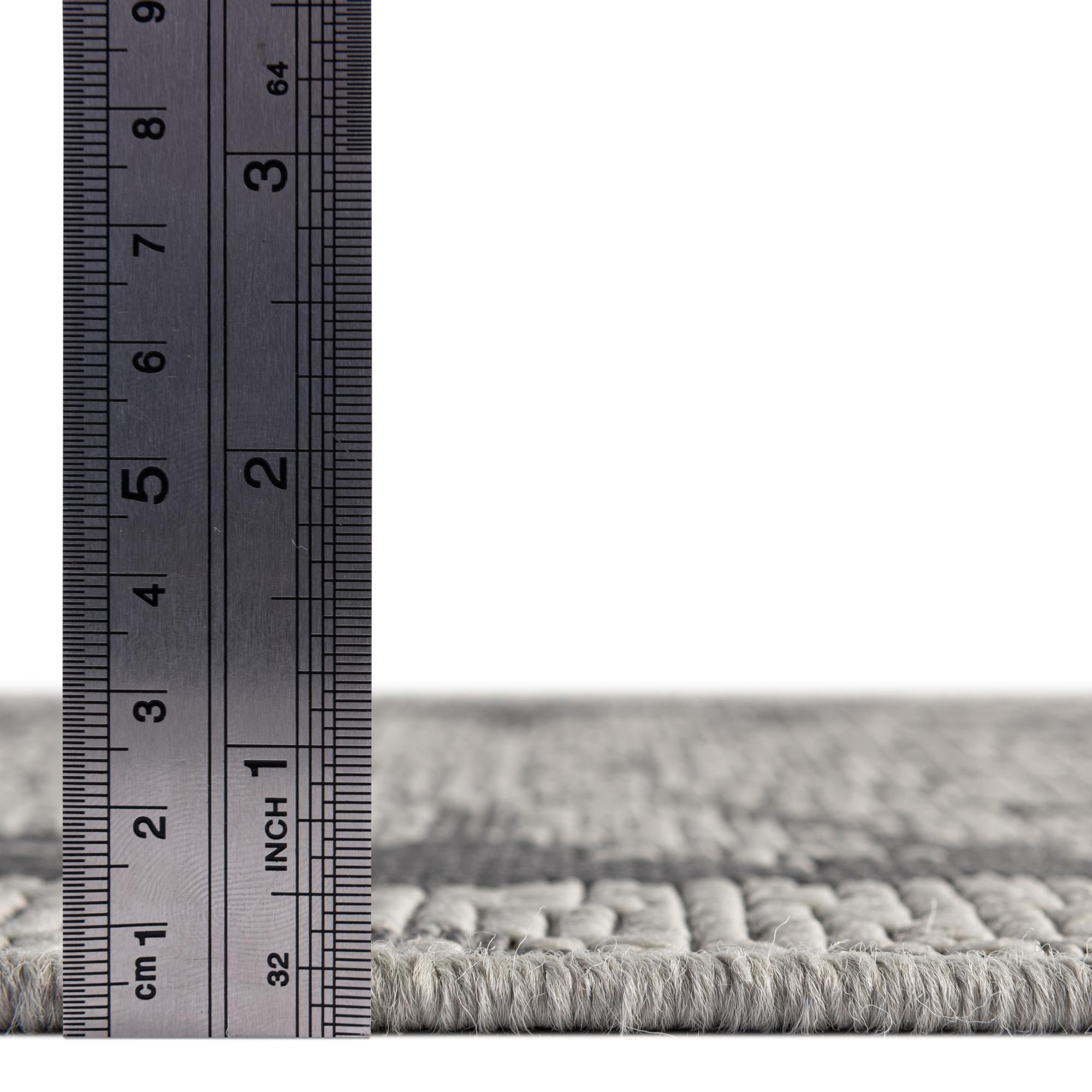 2' 2 x 6' Easy-Clean Botanical Indoor / Outdoor Runner Rug