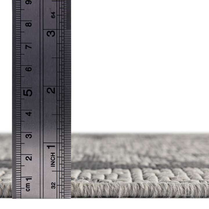 2' 2 x 6' Easy-Clean Botanical Indoor / Outdoor Runner Rug