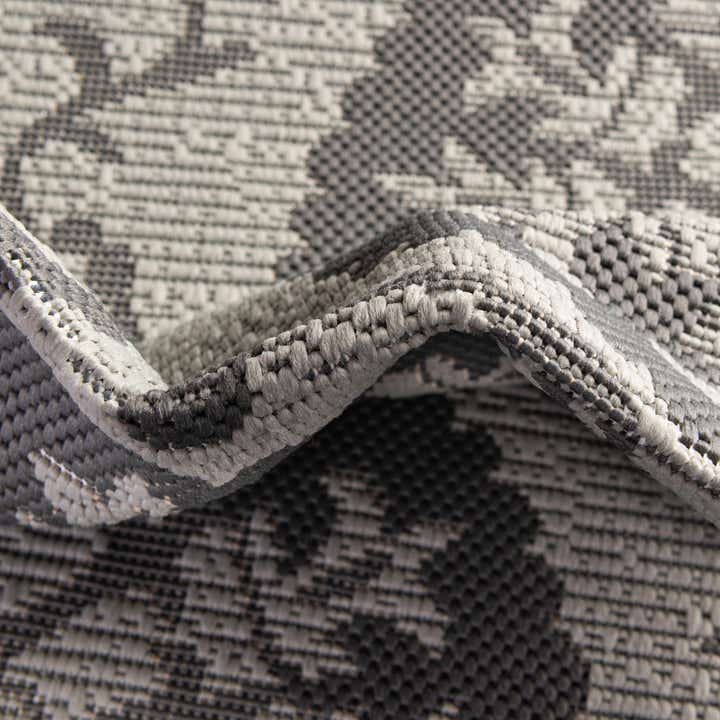 2' 2 x 6' Easy-Clean Botanical Indoor / Outdoor Runner Rug