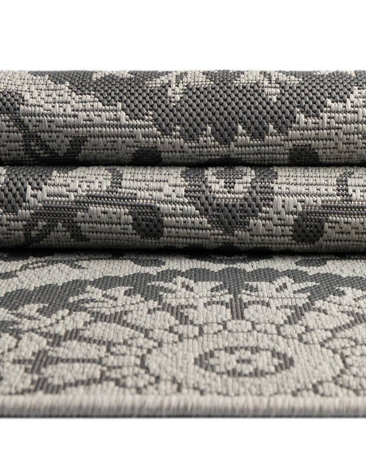 Detail image of 2' 2 x 6'  Washable Botanical Indoor / Outdoor Runner Rug