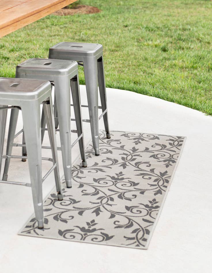 Detail image of 2' 2 x 6' Easy-Clean Botanical Indoor / Outdoor Runner Rug