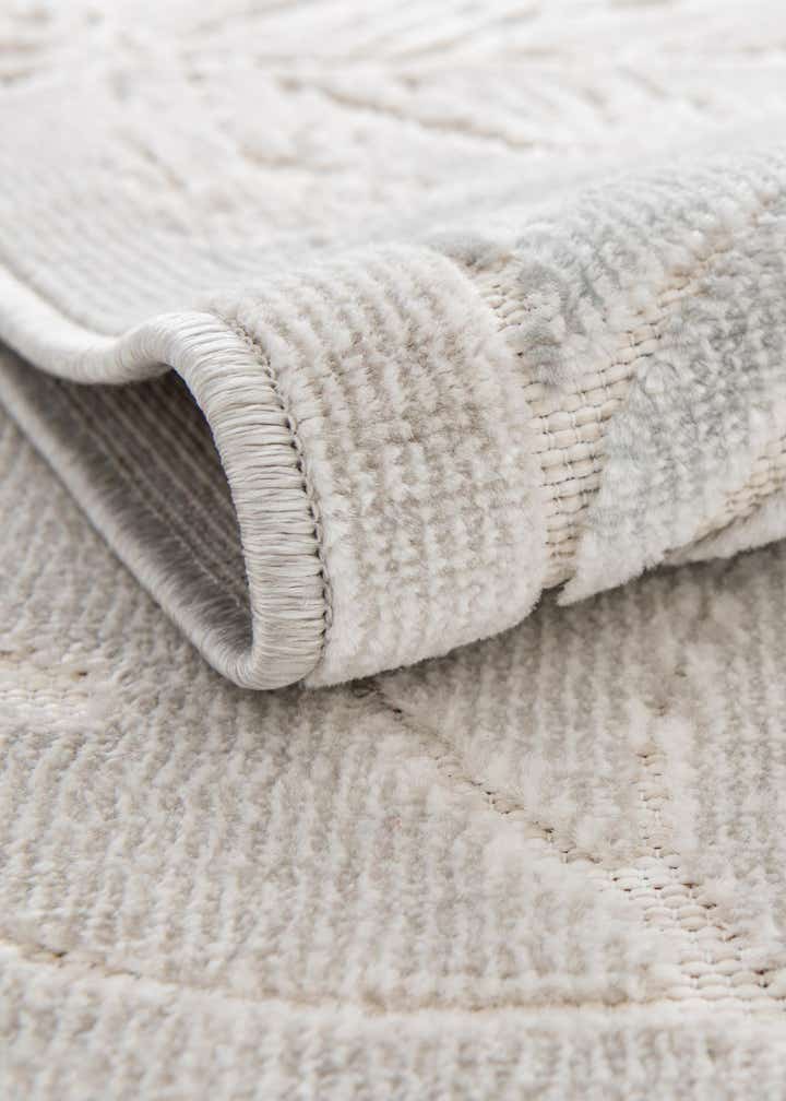 2' 2 x 5' 3 Easy-Clean Botanical Indoor / Outdoor Runner Rug