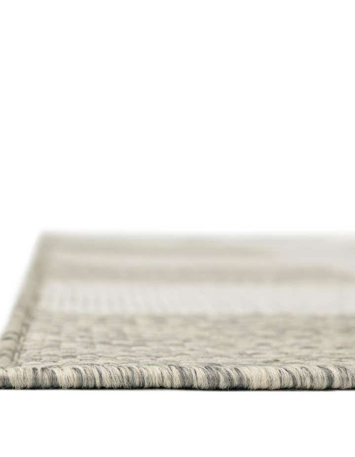 2' 7 x 12' Easy-Clean Checkered Indoor / Outdoor Runner Rug