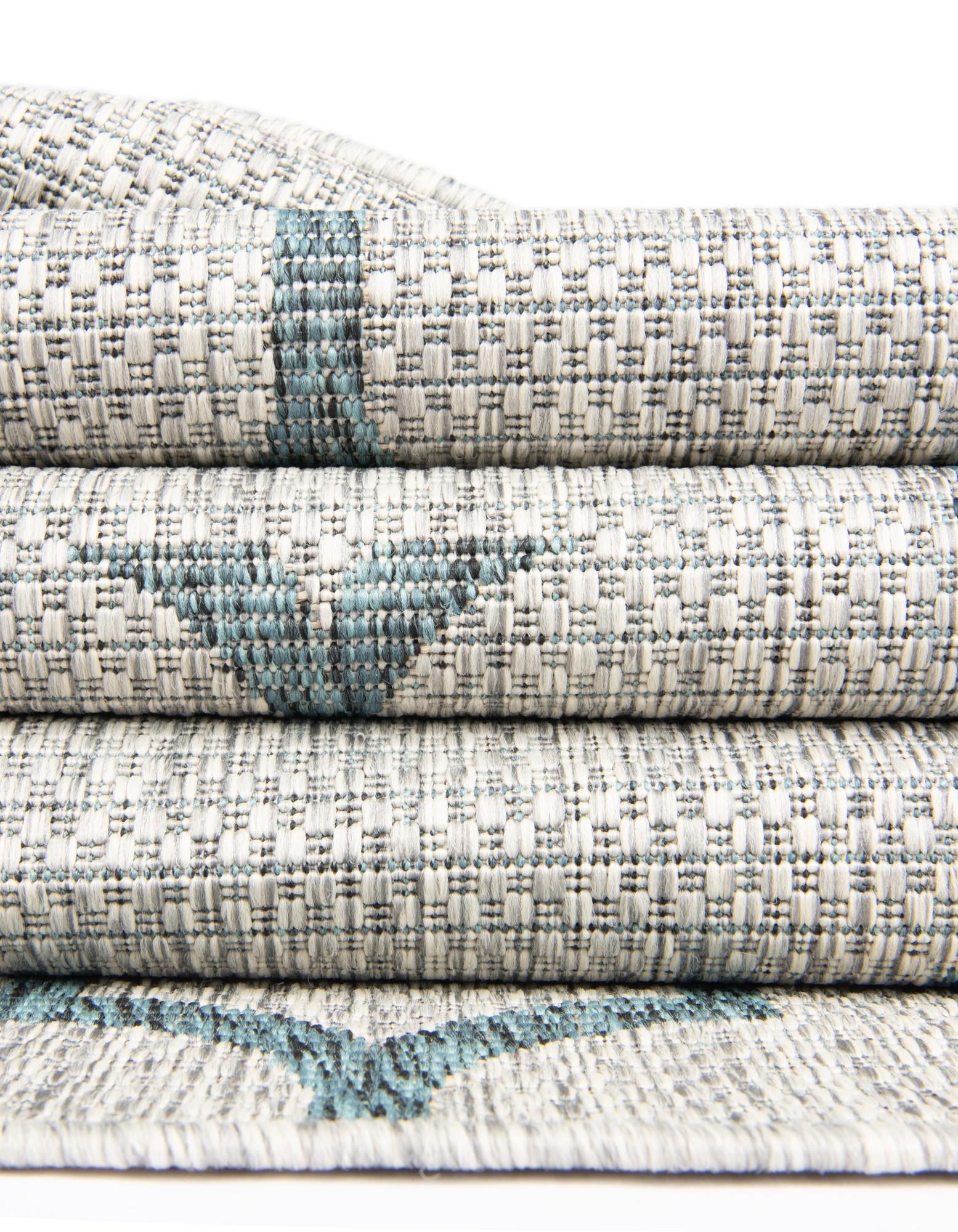 2' 7 x 10' Easy-Clean Lattice Indoor / Outdoor Runner Rug