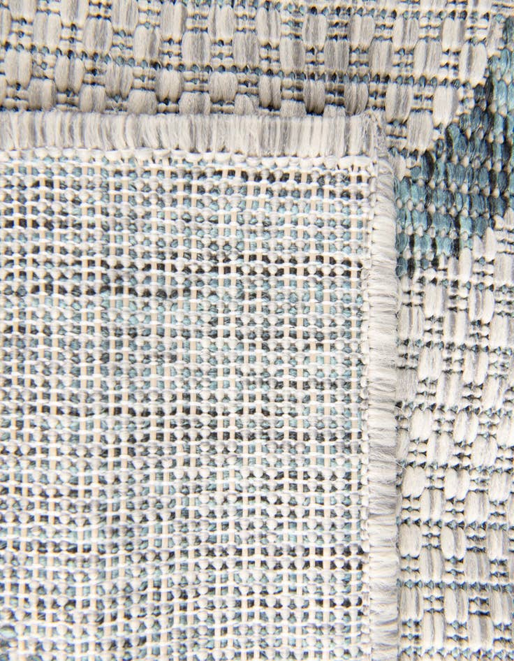 Detail image of 2' 7 x 10' Easy-Clean Lattice Indoor / Outdoor Runner Rug