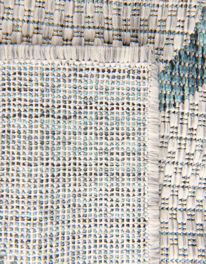 2' 7 x 10' Easy-Clean Lattice Indoor / Outdoor Runner Rug