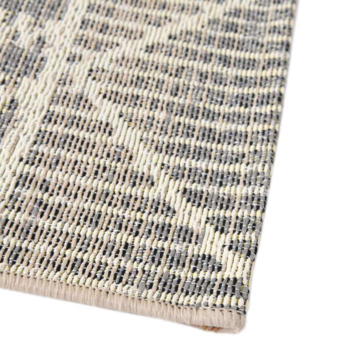 2' 7 x 10' Easy-Clean Lattice Indoor / Outdoor Runner Rug