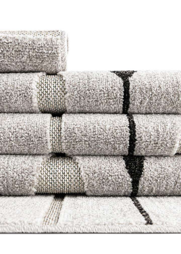 2' x 6' Easy-Clean Modern Indoor / Outdoor Runner Rug