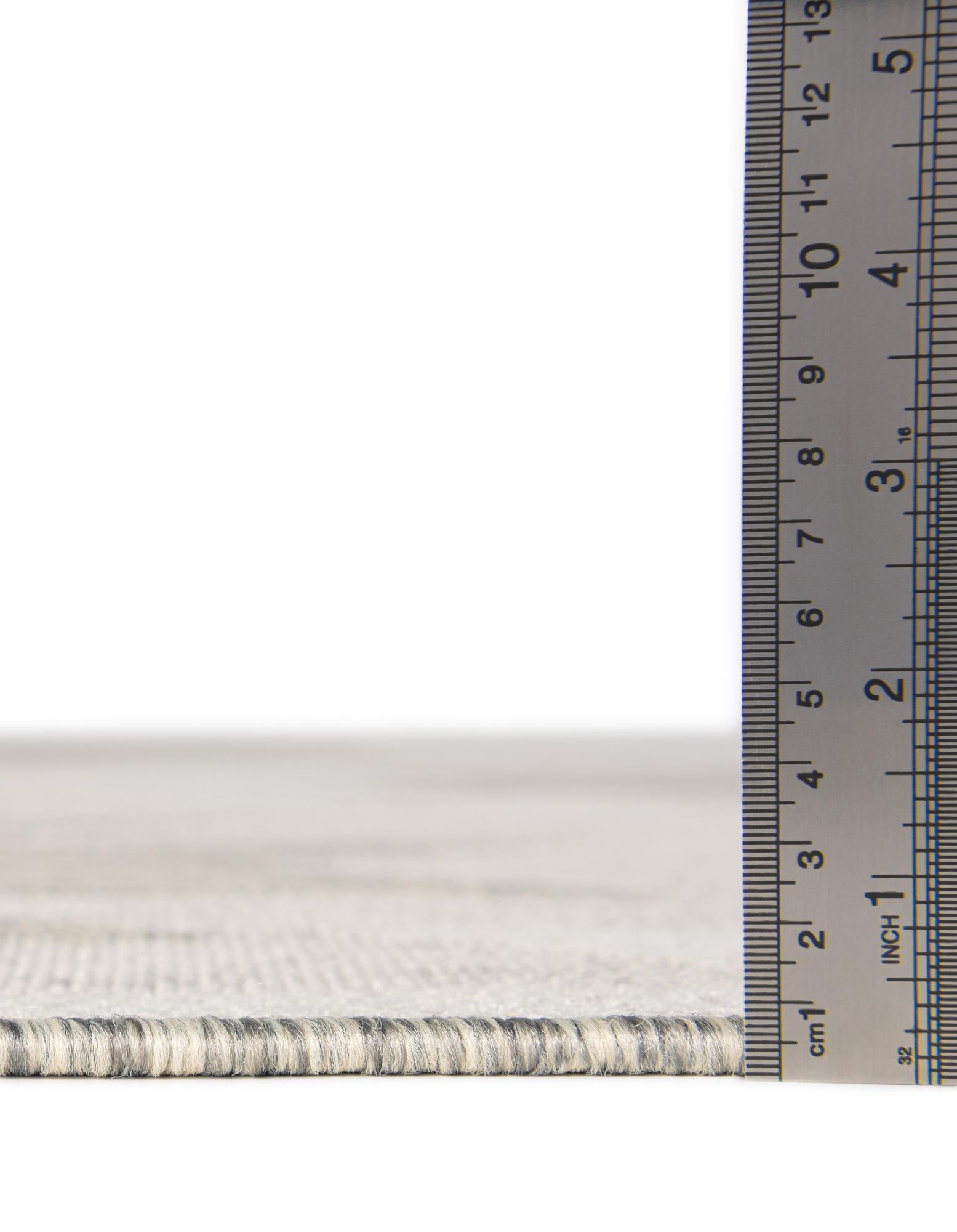 2' x 4' Easy-Clean Modern Indoor / Outdoor Runner Rug
