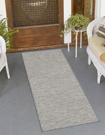 2' x 6' Easy-Clean Solid Indoor / Outdoor Runner Rug