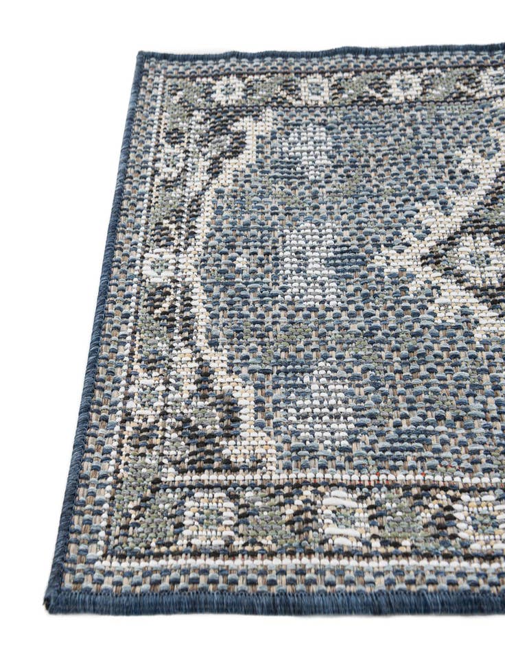 Detail image of 1' 10 x 7' 6  Washable Traditional Indoor / Outdoor Runner Rug