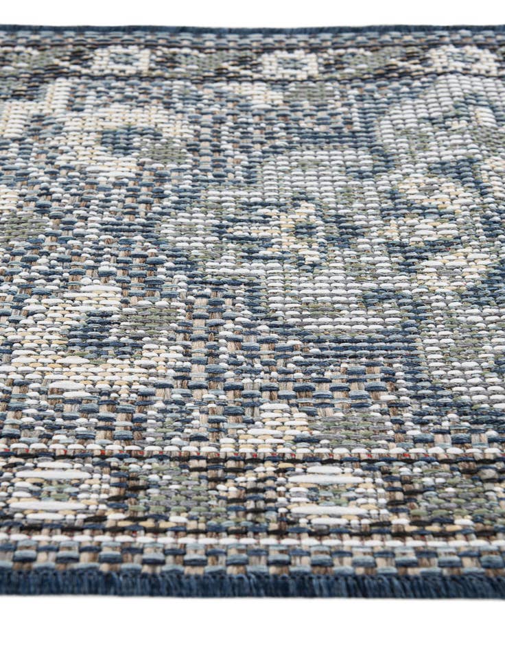 Detail image of 1' 10 x 7' 6  Washable Traditional Indoor / Outdoor Runner Rug