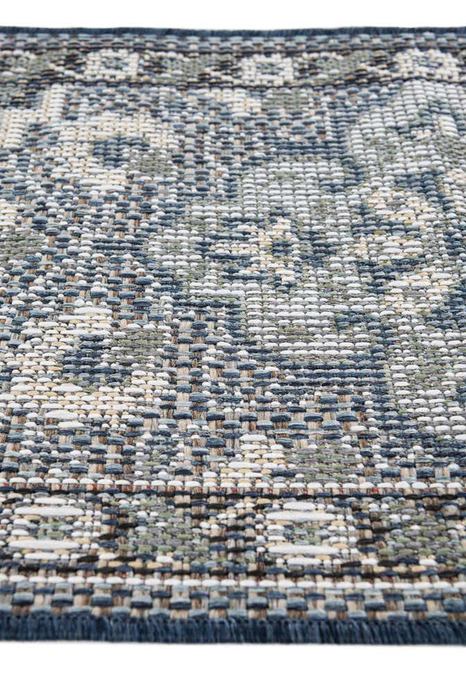 1' 10 x 7' 6 Easy-Clean Traditional Indoor / Outdoor Runner Rug