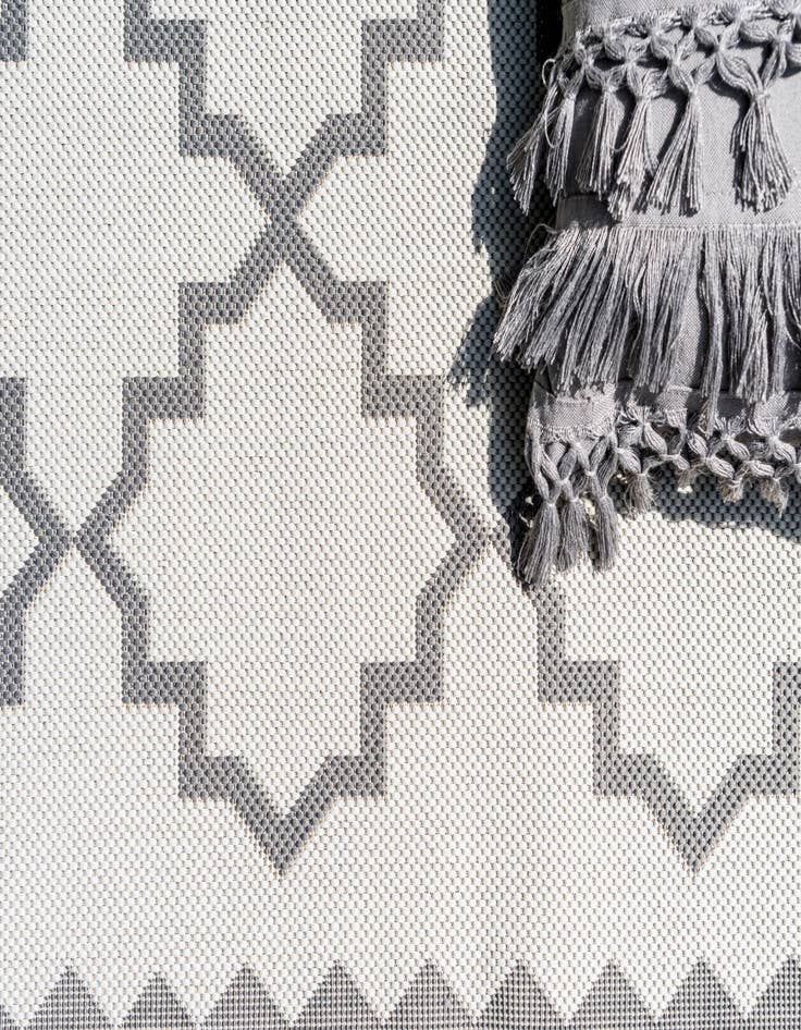 Detail image of 2' 2 x 6'  Washable Trellis Indoor / Outdoor Runner Rug