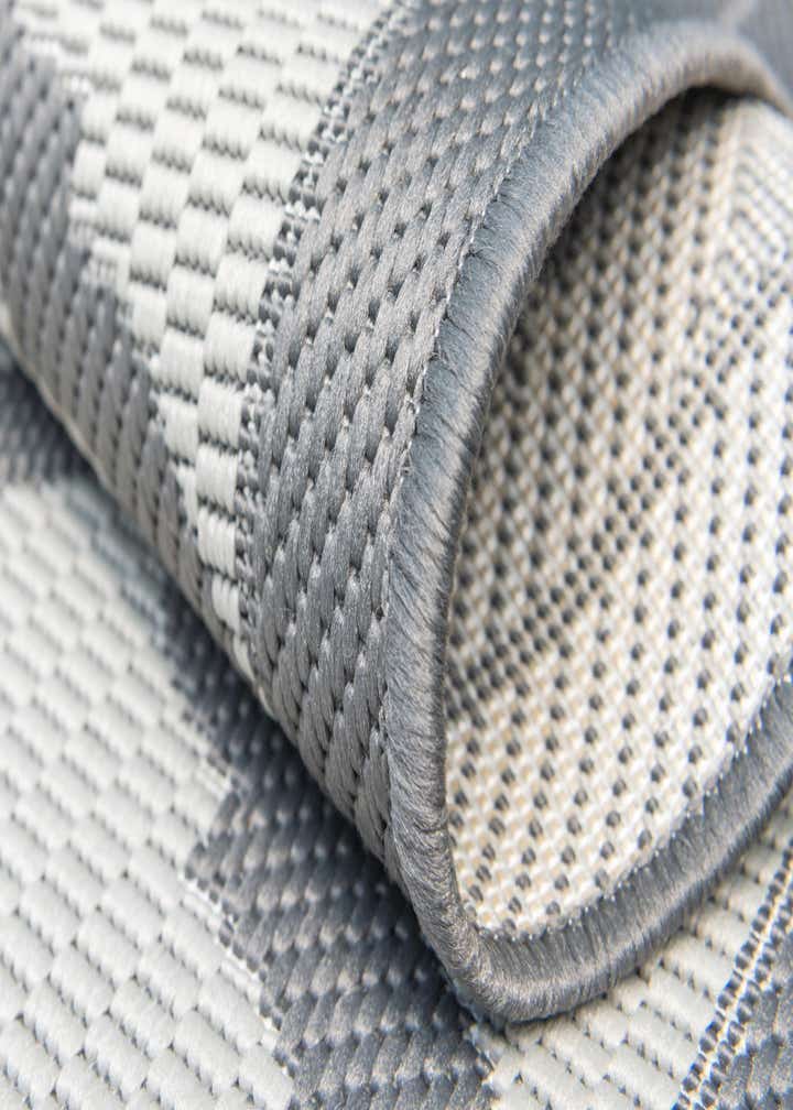 2' 2 x 6' Easy-Clean Trellis Indoor / Outdoor Runner Rug