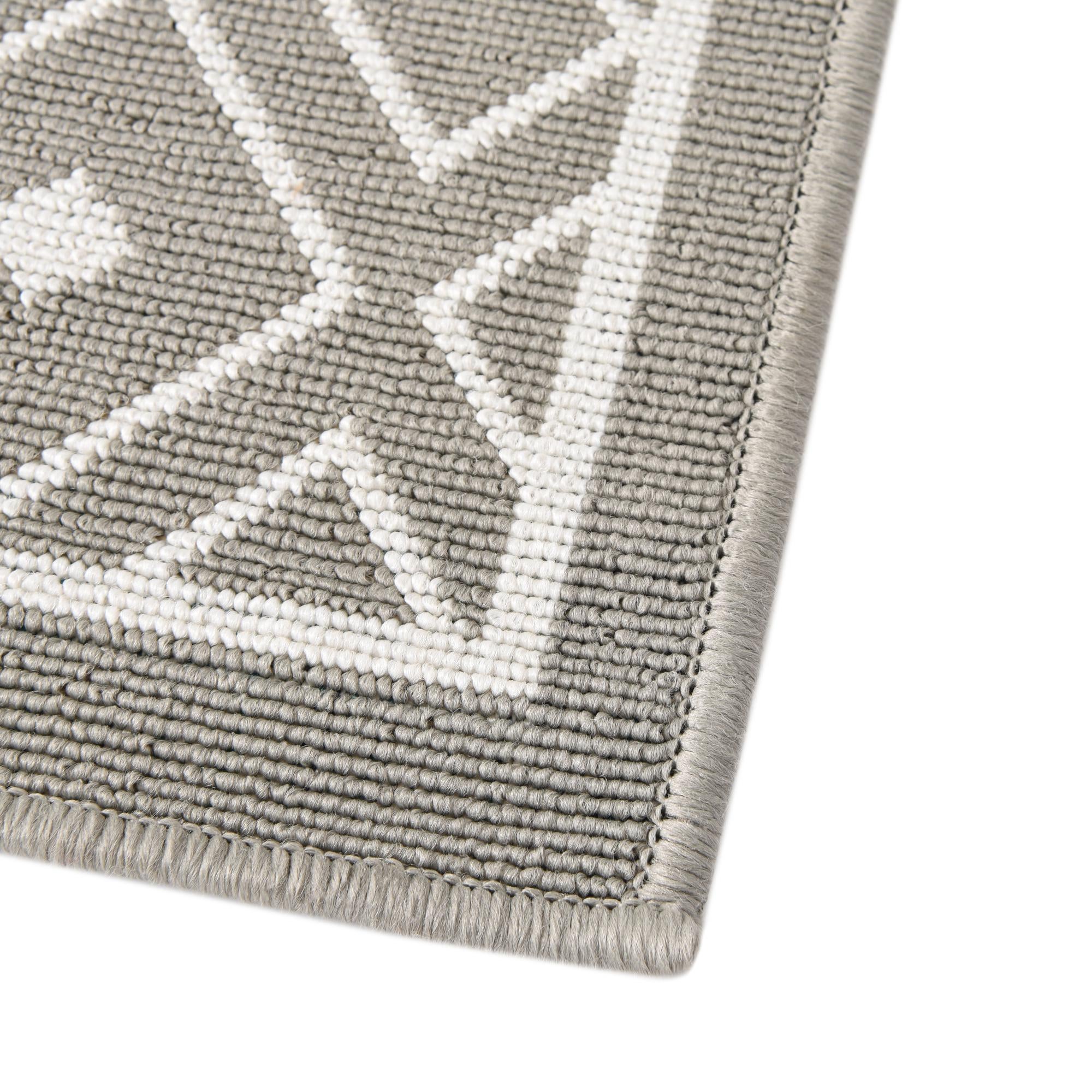 2' x 6' Easy-Clean Trellis Indoor / Outdoor Runner Rug